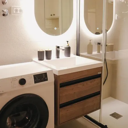 Apartment Urbanstay Апартаменты *